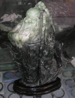 jade carving sculpture